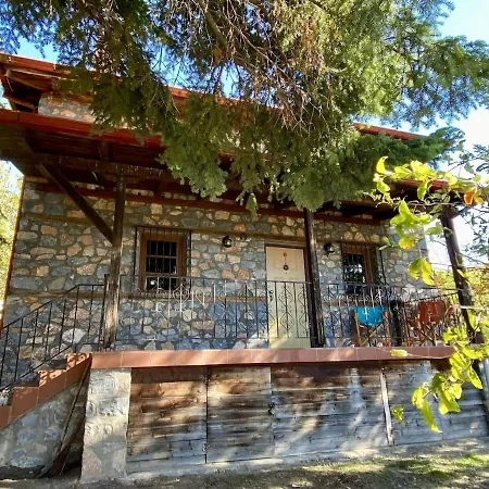 Feriehus Elato Stone House *
