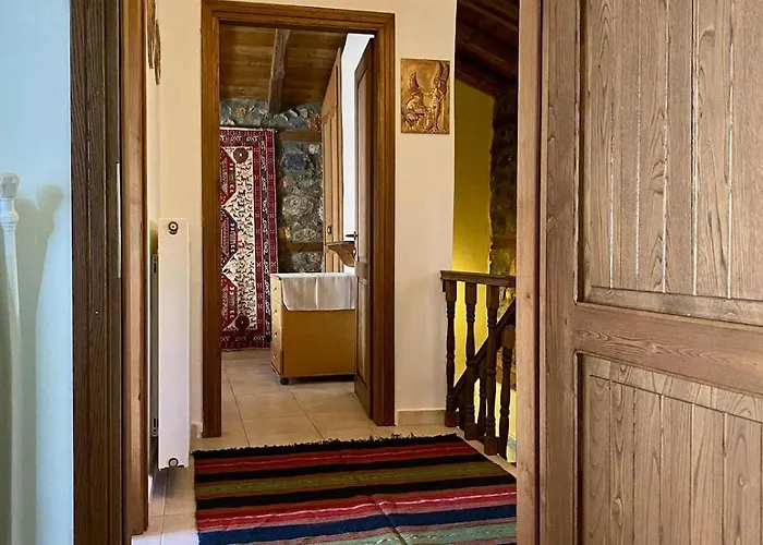 Elato Stone House Feriehus